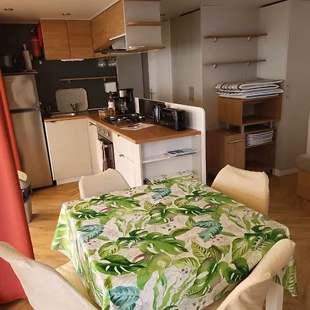 Mobilhome Au Bord De L'eau