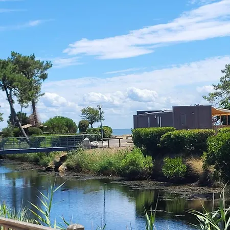 Mobilhome Au Bord De L'eau Camping