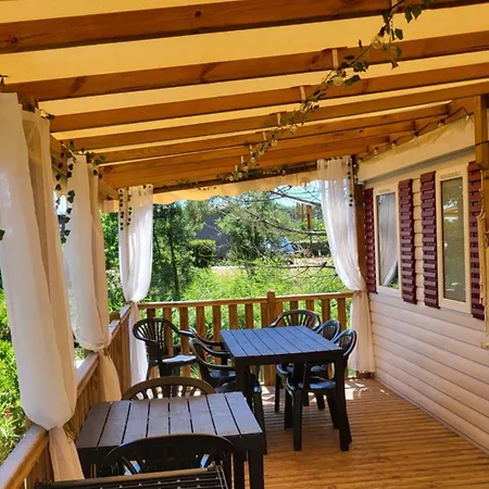 Mobilhome Au Bord De L'eau Camping *