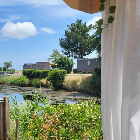 Mobilhome Au Bord De L'eau Camping *